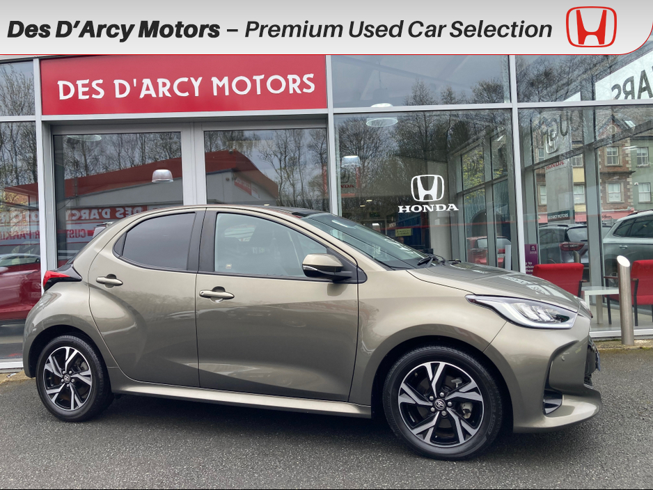 2024 Toyota Yaris - image 3