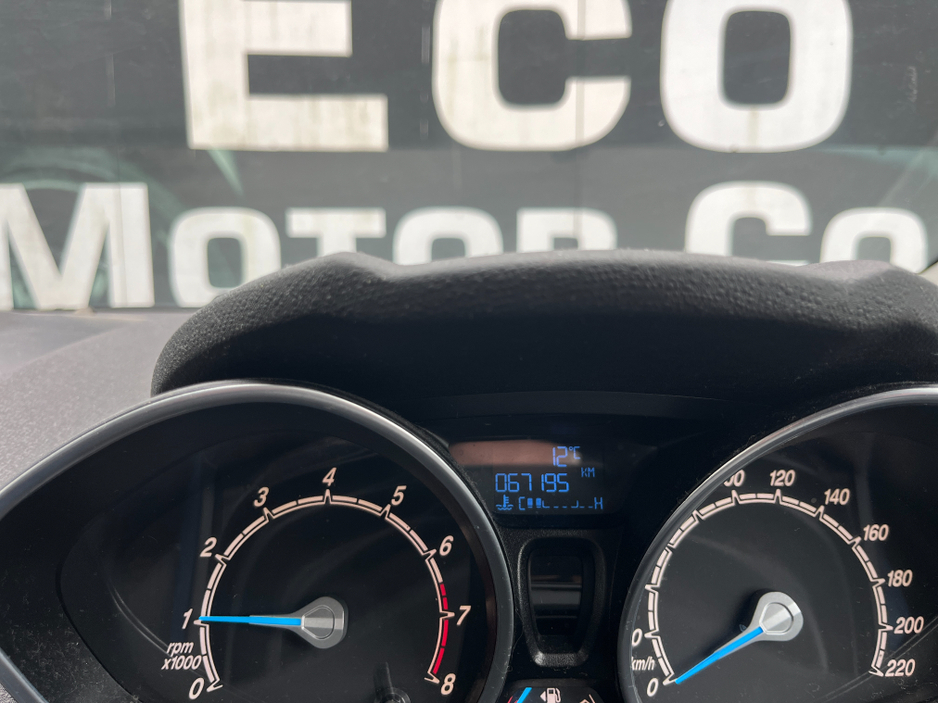 2013 Ford Fiesta - image 7