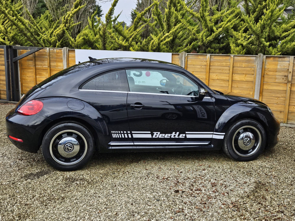 2016 Volkswagen Beetle - image 12