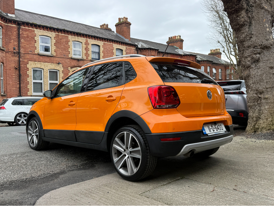 2011 Volkswagen Polo - image 6