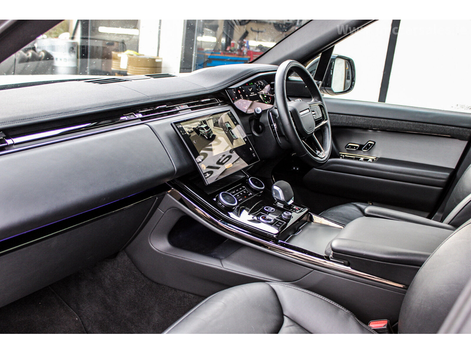 2023 Land Rover Range Rover - image 24