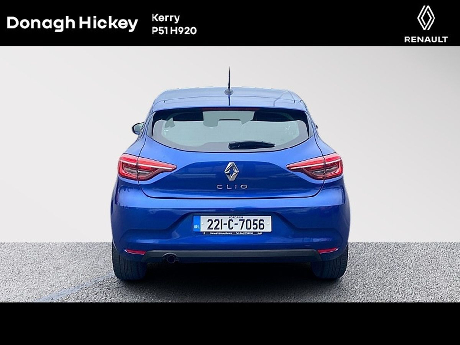 2022 Renault Clio - image 9