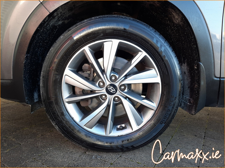 2020 Hyundai Santa Fe - image 10