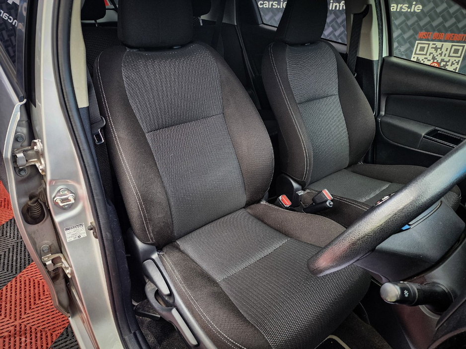2020 Toyota Vitz - image 25