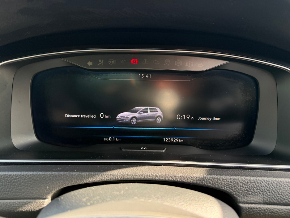 2019 Volkswagen Golf - image 13