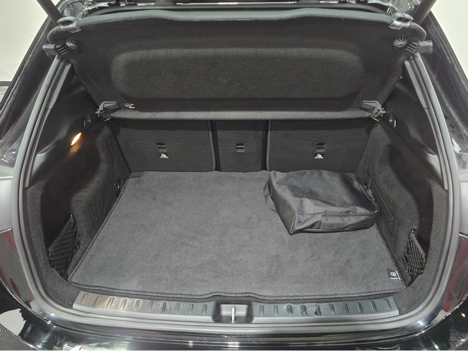 2022 Mercedes-Benz EQA - image 12