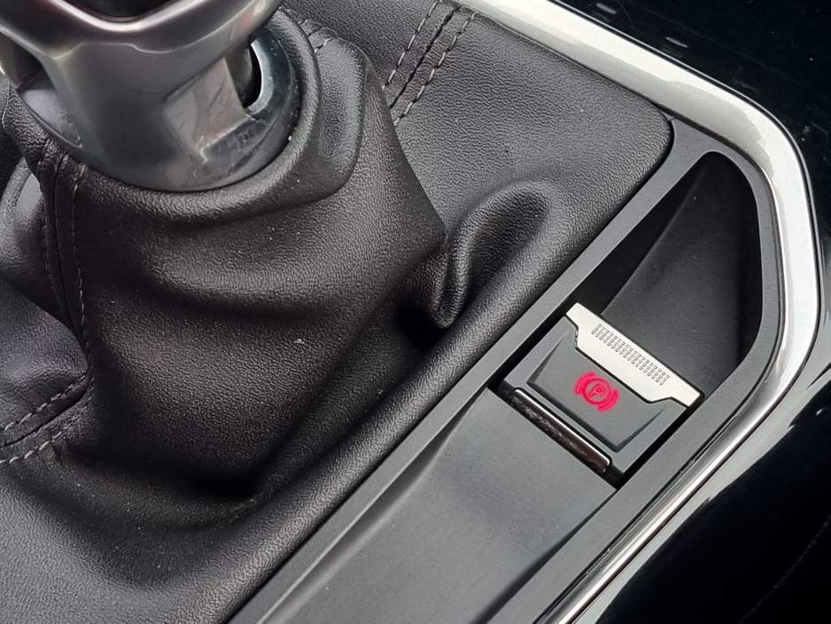 2019 Peugeot 3008 - image 25