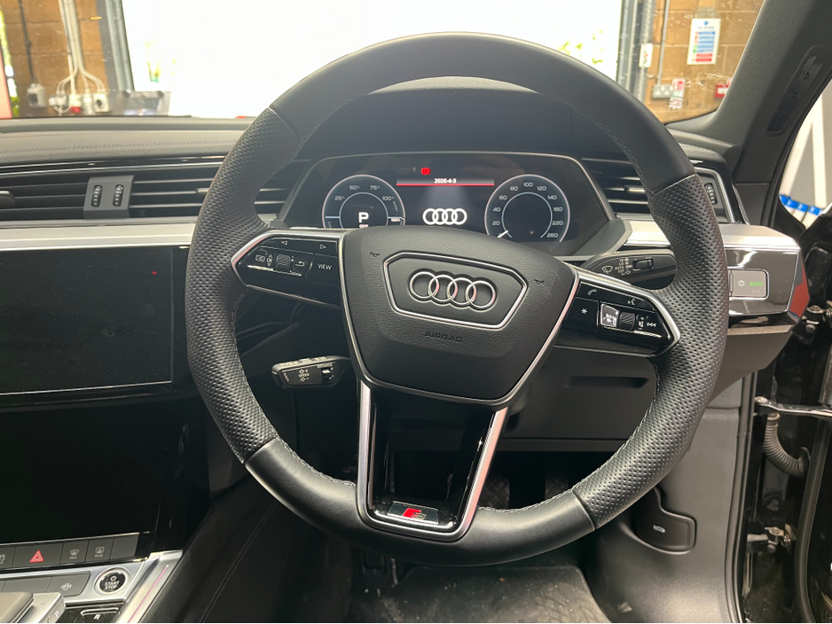 2023 Audi e-tron - image 9