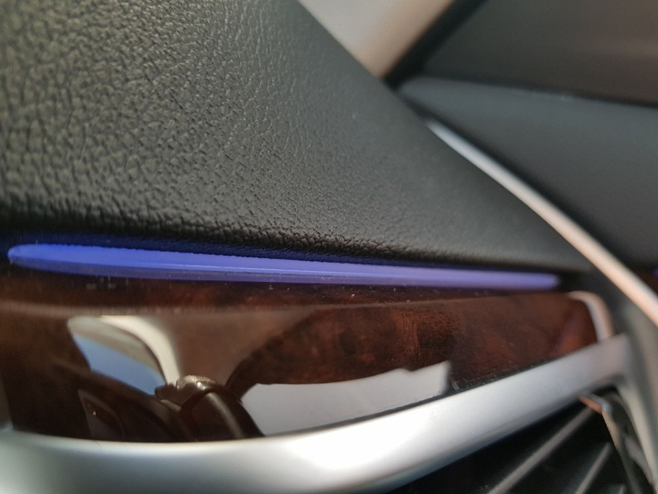 2019 BMW 5 Series - image 11