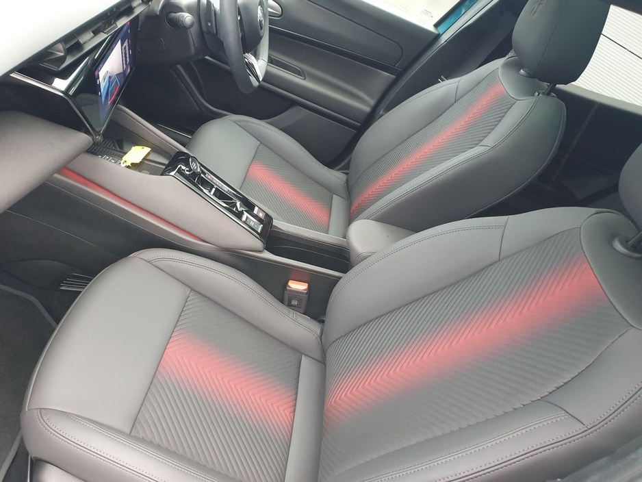 2025 Alfa Romeo Junior Ibrida 1.2(136bhp) MHEV, Premium+Tech+Sunroof+18" Alloys €39,995