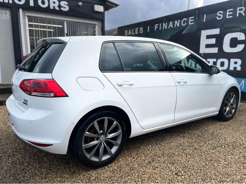 2013 Volkswagen Golf - image 6