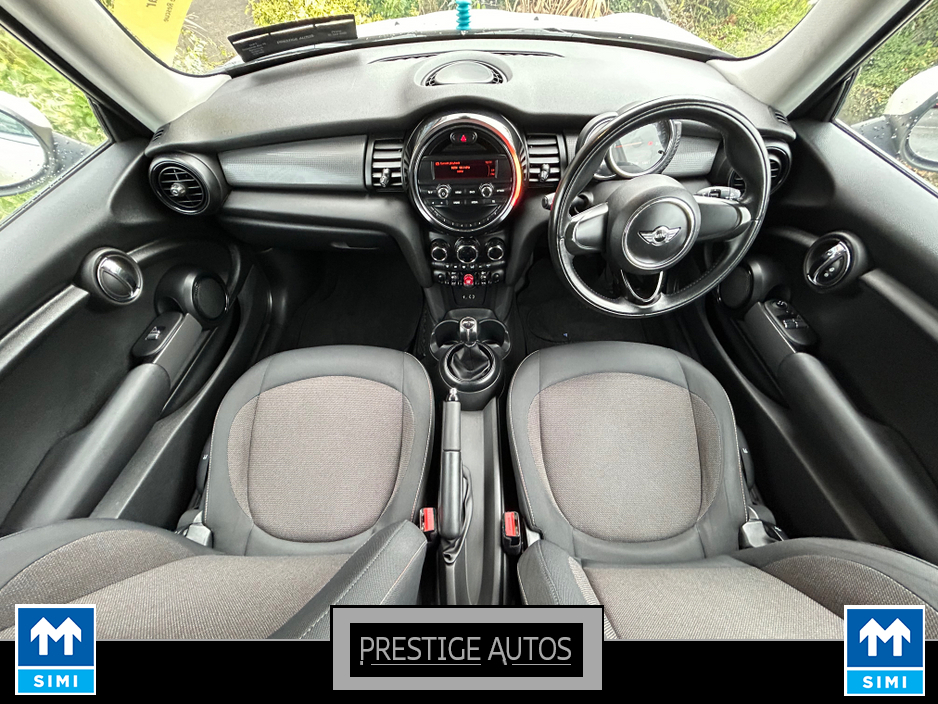 2014 MINI Hatch - image 12