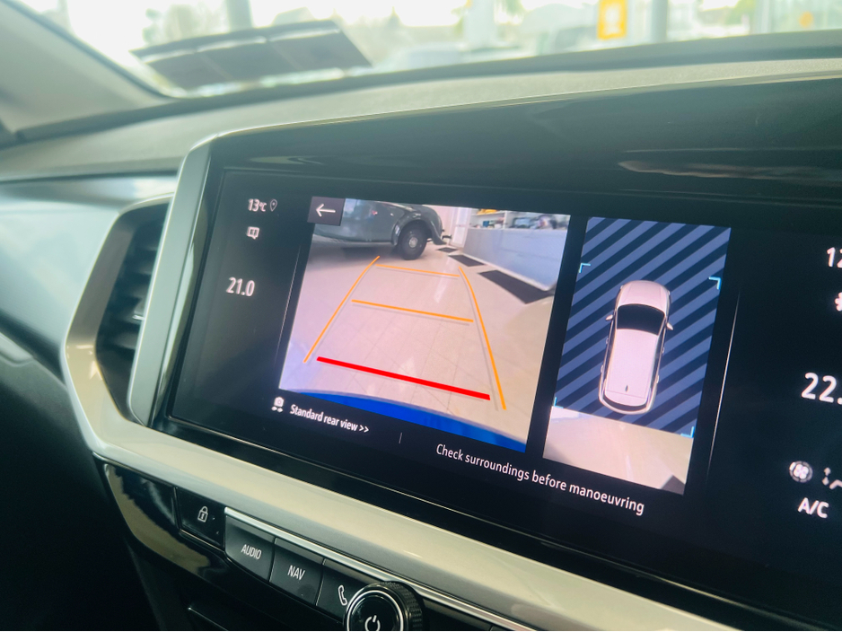 2024 Opel Grandland Huge Spec HYBRID As New Elegance Plus Heated Seats Heated Steering Wheel Fully Colour Coaded www.bolands.ie Est.1955 €32,950