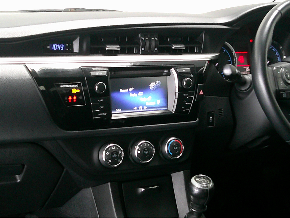 2014 Toyota Corolla - image 16