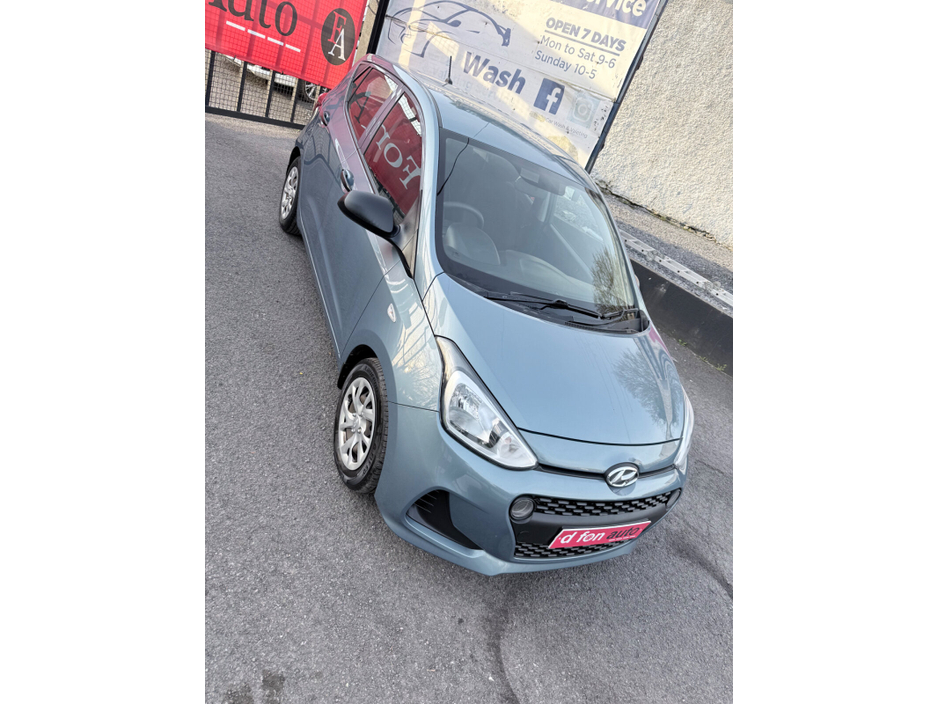 2017 Hyundai i10 - image 7