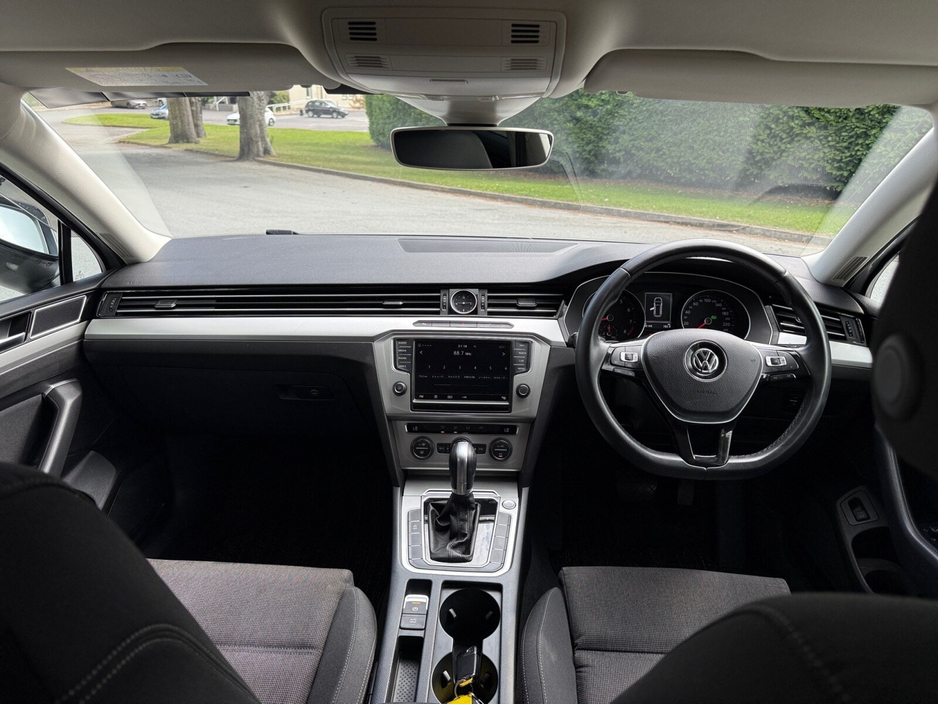 2016 Volkswagen Passat - image 17