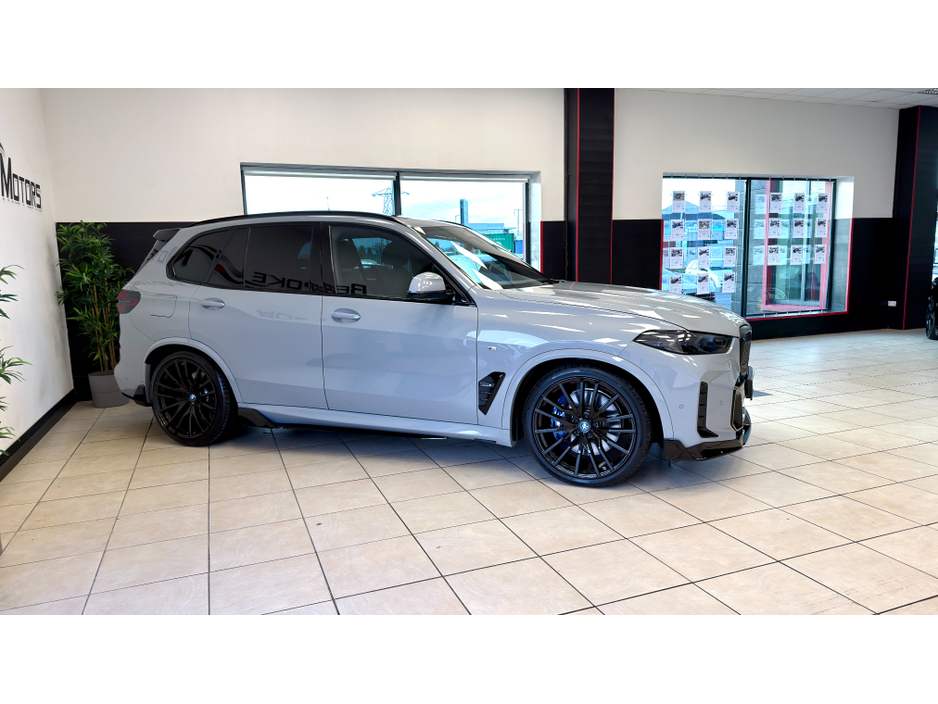 2023 BMW X5 50E MSPORT PRO €80,995