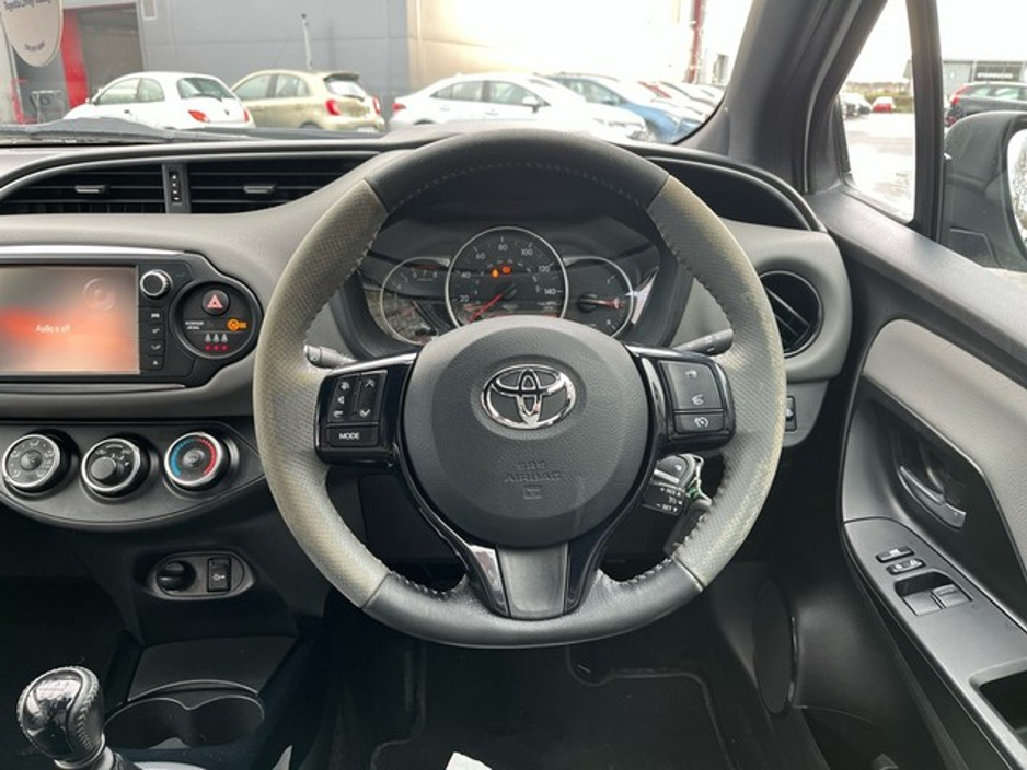 2017 Toyota Yaris 1.33 VVT-I DESIGN 99BHP 5 5DR €12,450