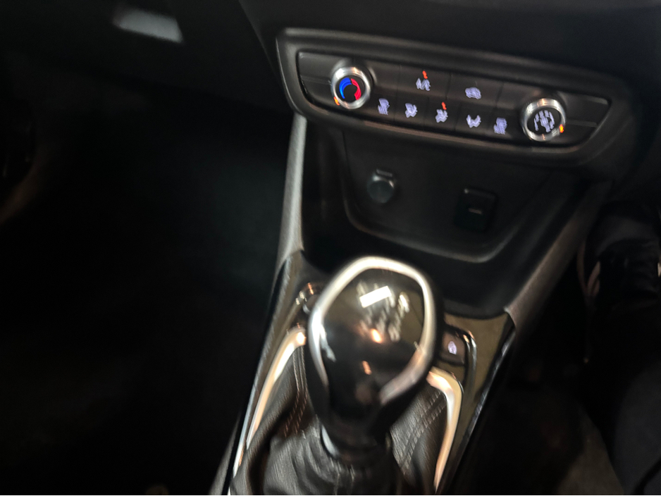 2023 Opel Crossland X - image 5