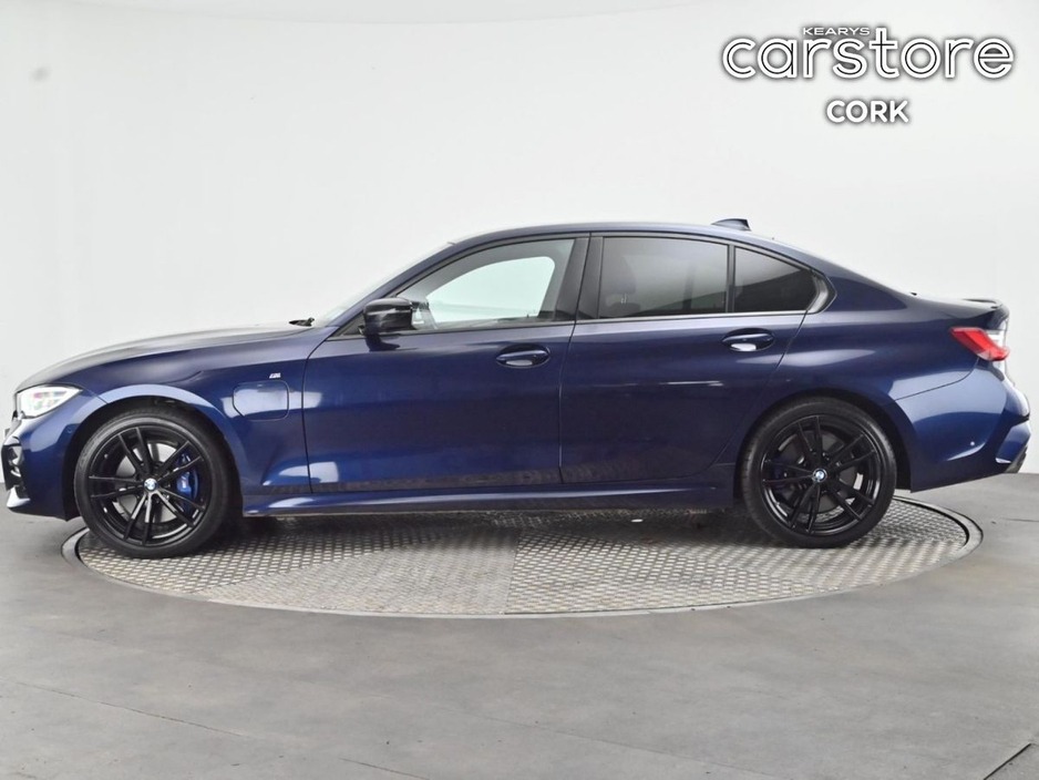 2020 BMW 3 Series - image 6