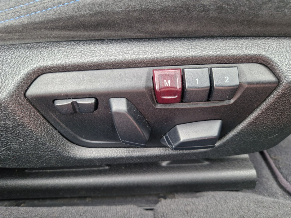 2013 BMW 3 Series - image 32