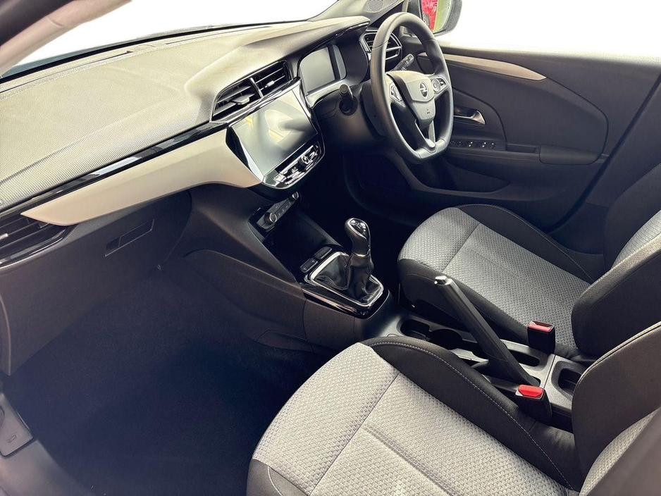 2025 Opel Corsa - image 4