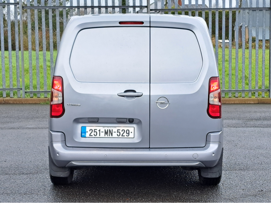 2025 Opel Combo SPORTIVE L1H1 1.5TD 100BHP **REVERSING CAMERA** €19,919