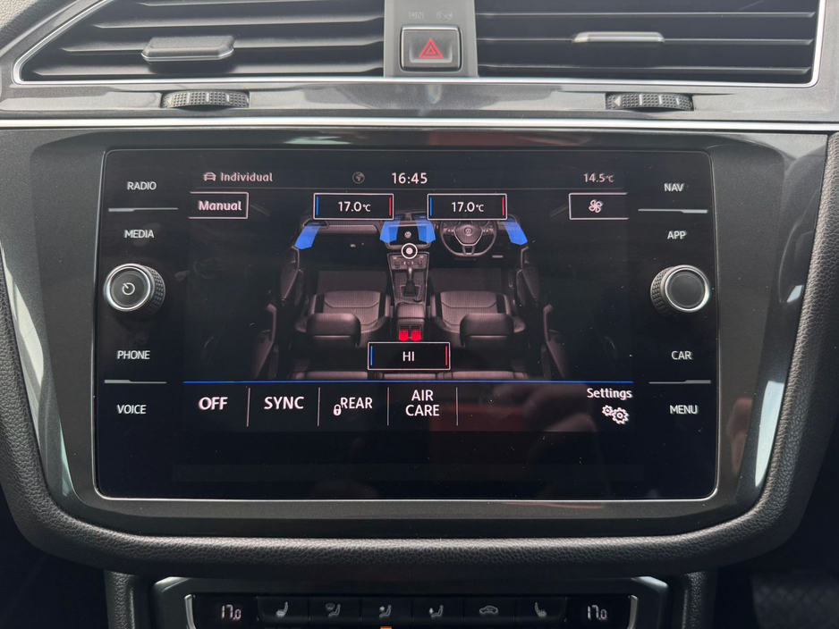 2018 Volkswagen Tiguan - image 34