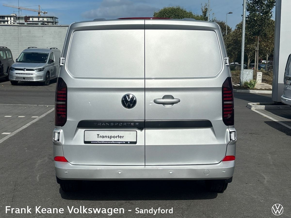 2026 Volkswagen Transporter HIGHLINE AUTO 30 LWB 150BHP *5 YEAR WARRANTY* *0% FINANCE AVAILABLE* *17" MONTE CARLO ALLOYS* *BODY COLOUR CODED BUMPERS* *APPLE CARPLAY/ANDROID AUTO* *REAR VIEW CAMERA* *FRONT AND REAR PARKING SENSOR €38,952