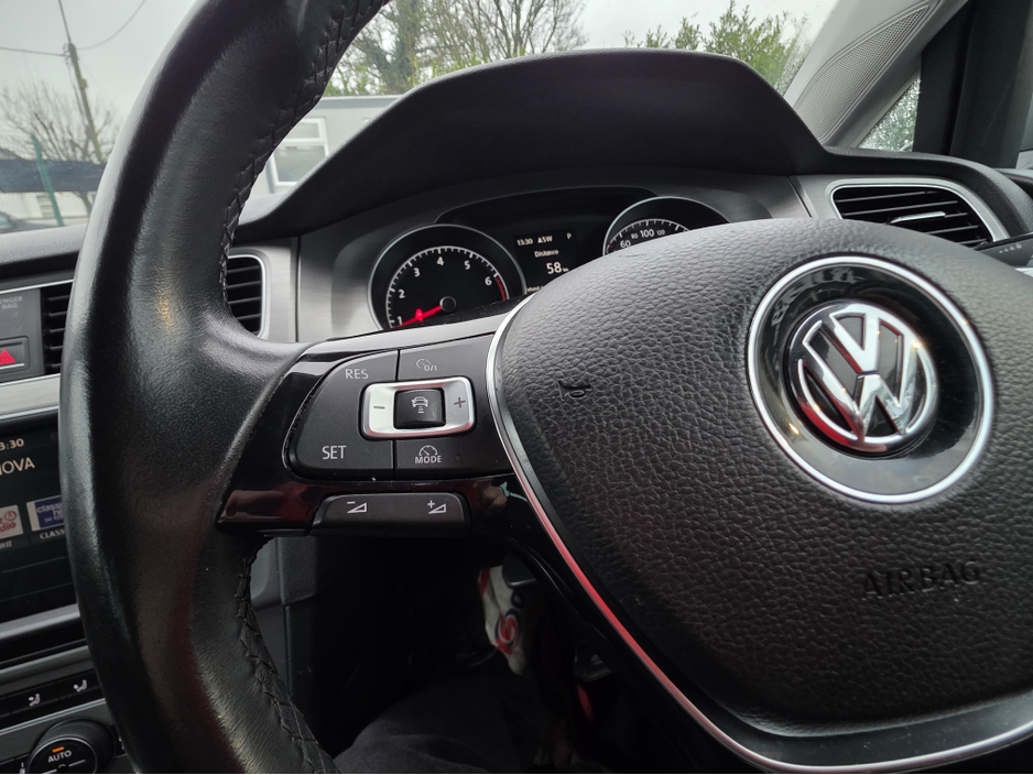 2017 Volkswagen Golf 1.2 TSI CARPLAY - ANDROID AUTO -  LANE ASSIST - PRIVACY GLASS  - REV CAMERA - LOW TAX BAND €15,950