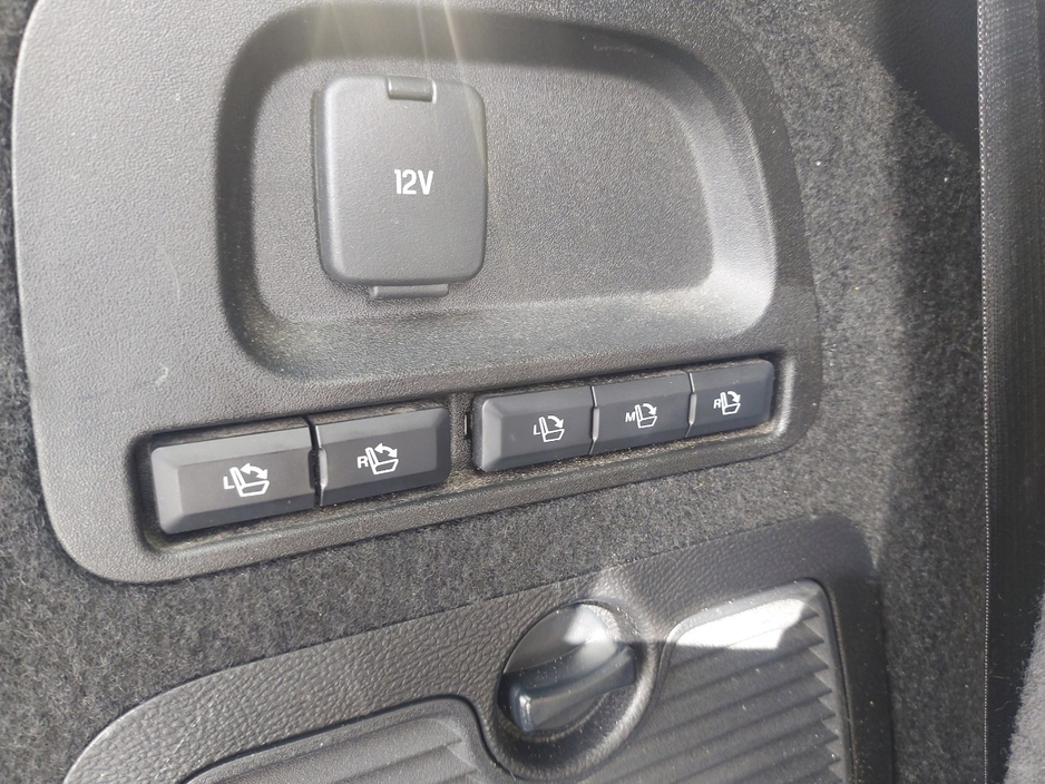 2016 Ford Galaxy - image 21