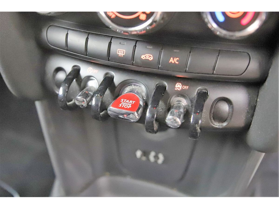 2017 MINI Hatch 1.5 AUTO 5DR *1 YEARS WARRANTY* €15,990