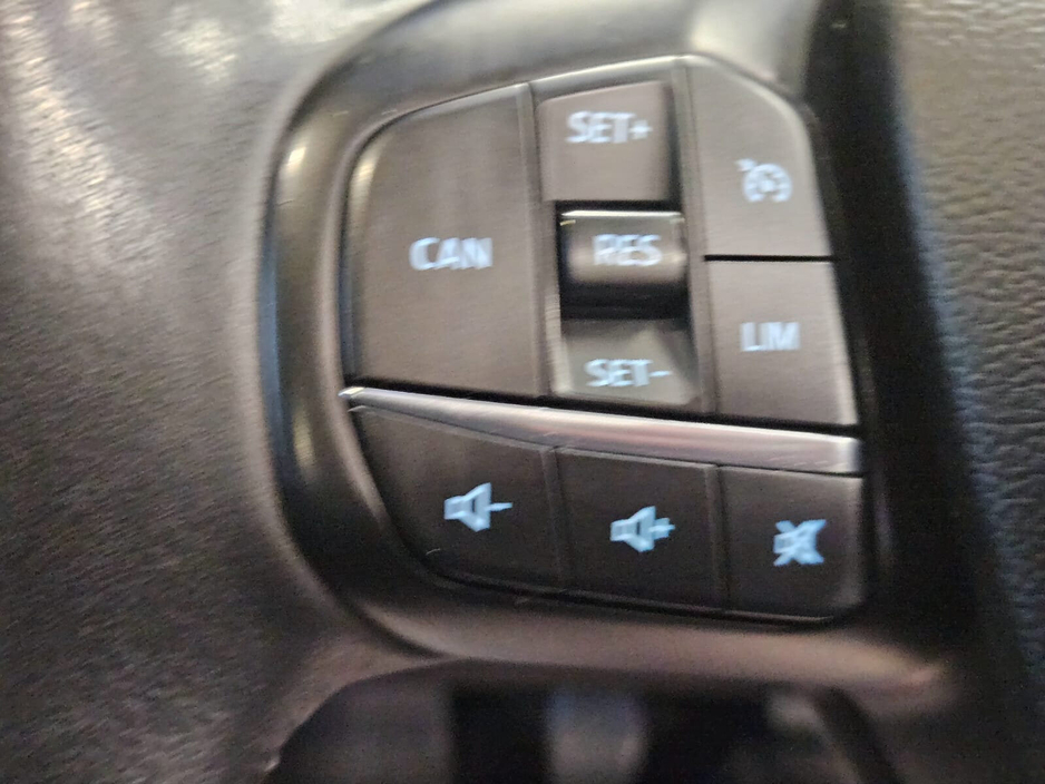 2019 Ford Focus - image 8