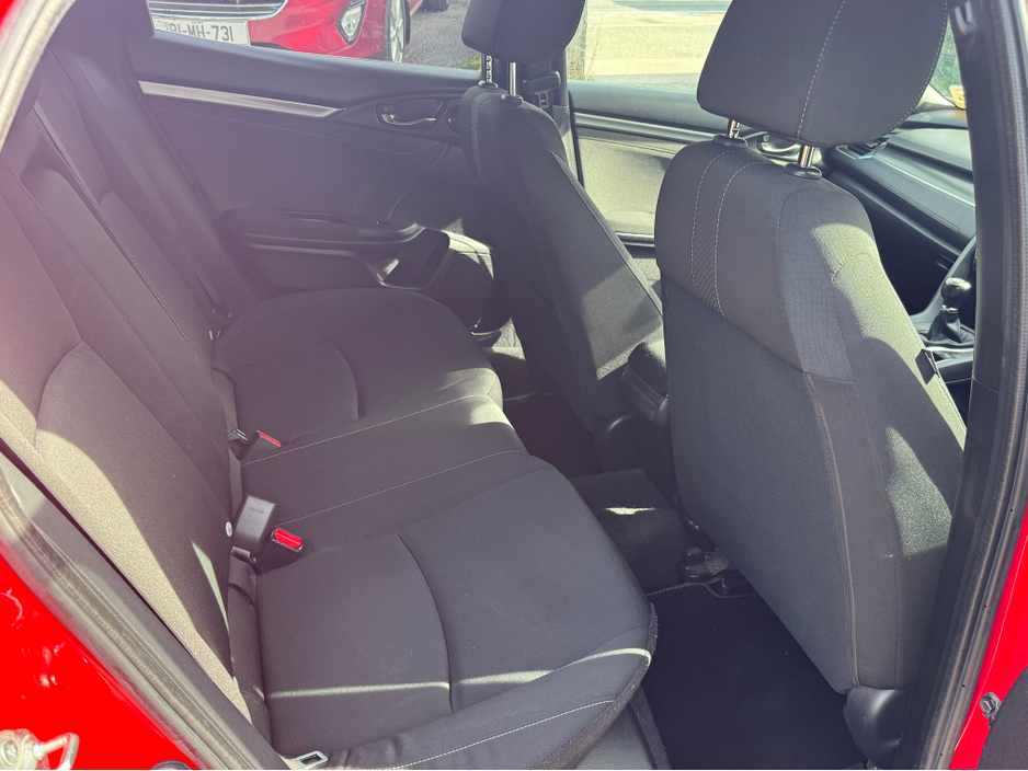 2018 Honda Civic - image 9