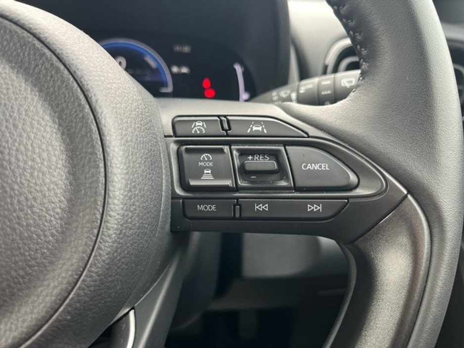 2025 Toyota Yaris Cross - image 18