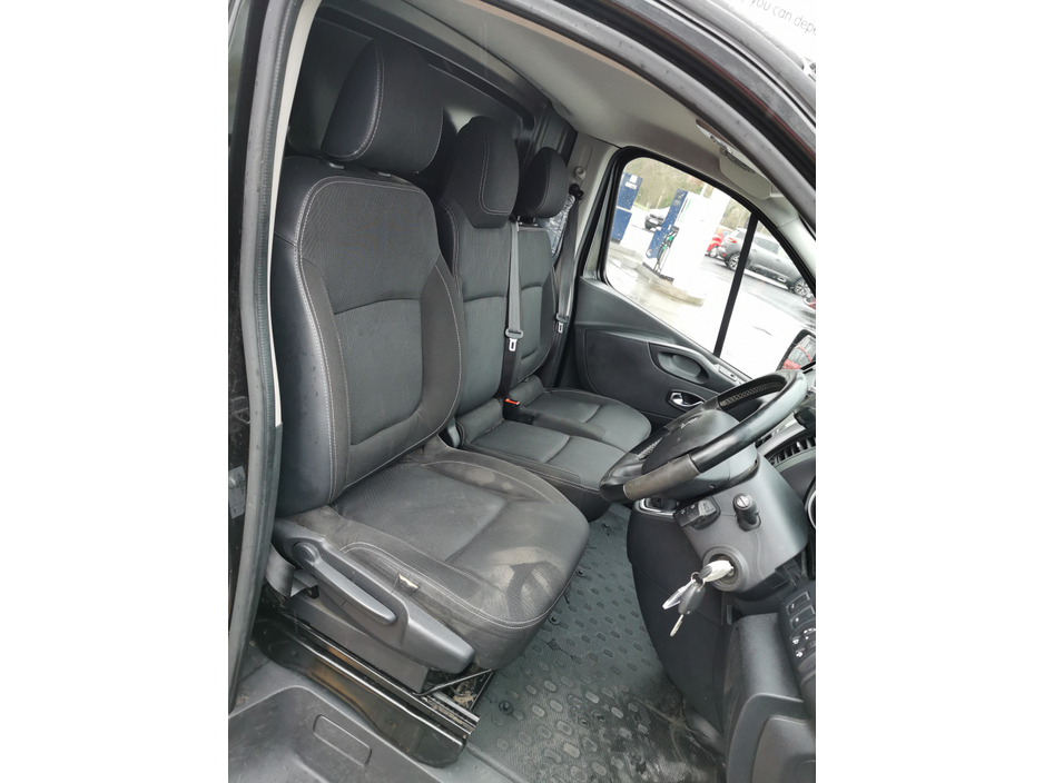 2020 Renault Trafic LL30 ENERGY DCI 145 SPORT LL29 PANE €12,999