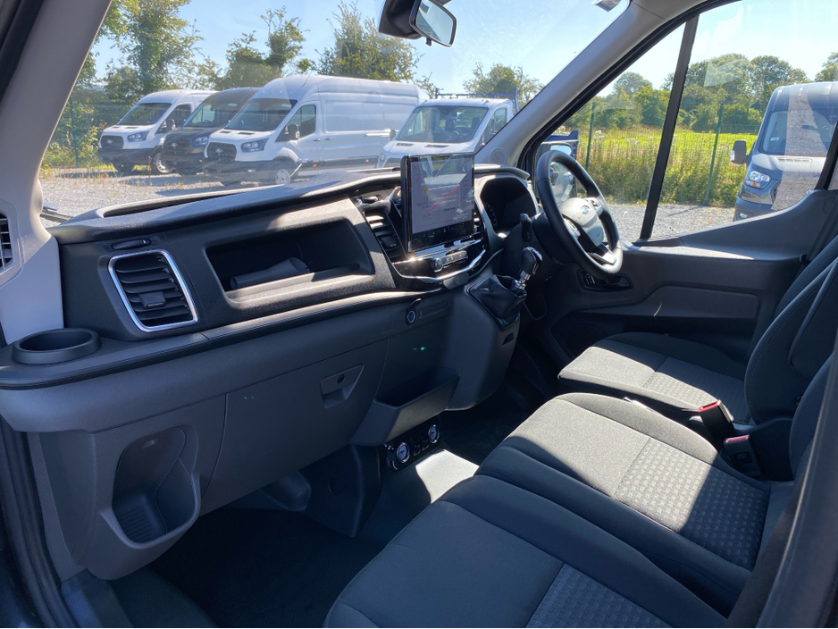 2025 Ford Transit - image 9