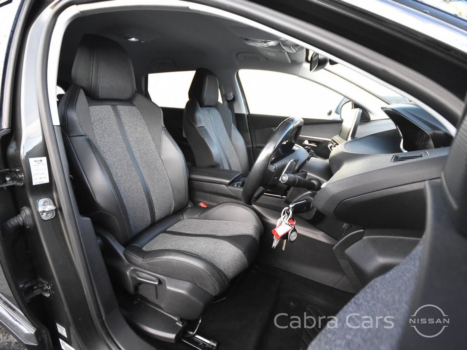 2019 Peugeot 5008 - image 10