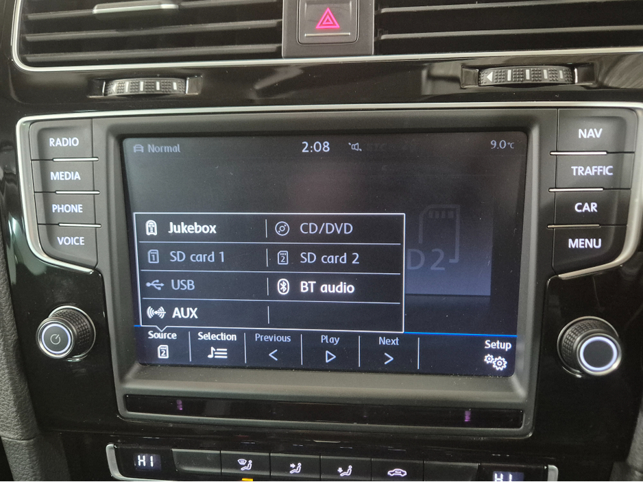 2017 Volkswagen Golf **HIGHLINE**ONLY 63000KMS**ALCANTARA SEATS*17" ALLOYS**BLIND SPOT WARNING**LANE ASSIST**KEYLESS ENTRY AND START**ADAPTIVE CRUISE CONTROL**DUAL ZONE CLIMATE CONTROL*REVERSE CAMERA*BLUETOOTH STREAMI €16,949