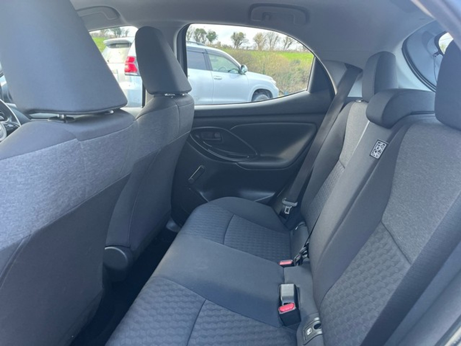 2021 Toyota Yaris 1.0 LUNA 4DR