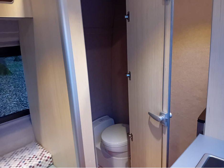 2019 Mercedes-Benz Sprinter - image 31