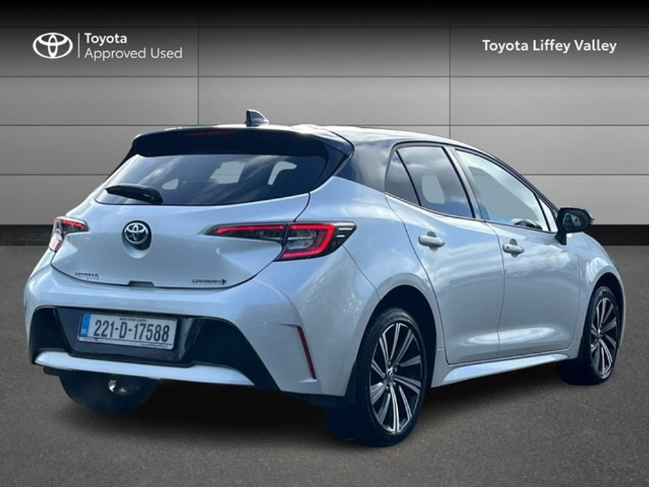 2022 Toyota Corolla - image 2