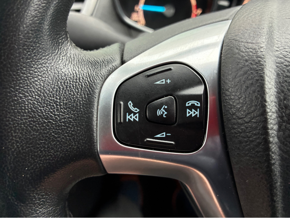 2014 Ford Fiesta - image 21