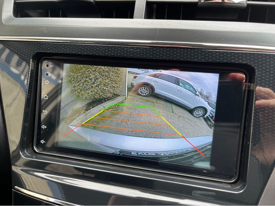 2019 Toyota Prius+ - image 21