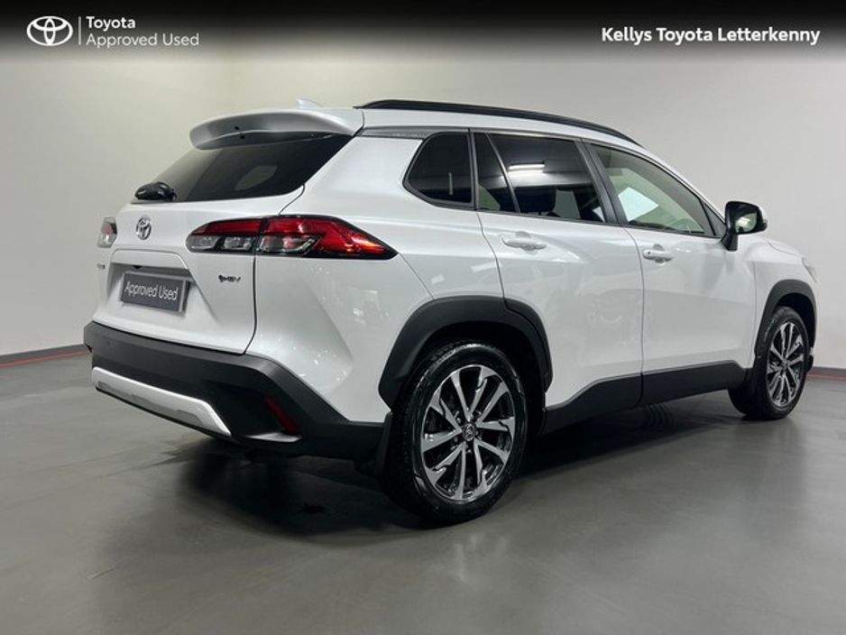 2024 Toyota Corolla Cross - image 2