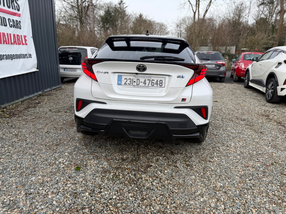 2023 Toyota C-HR 1.8 HYBRID LUNA €31,999
