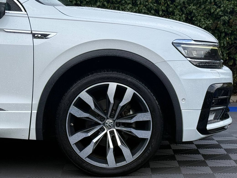 2020 Volkswagen Tiguan R-LINE 4MOTION 2.0 TDI * HUGE SPEC * // OPENING PAN ROOF // 360 PARKING CAMERAS // HEADS UP DISPLAY // APPLE CARPLAY/ANDROID AUTO €34,950