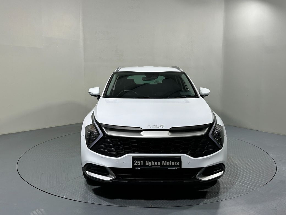 2025 Kia Sportage - image 2