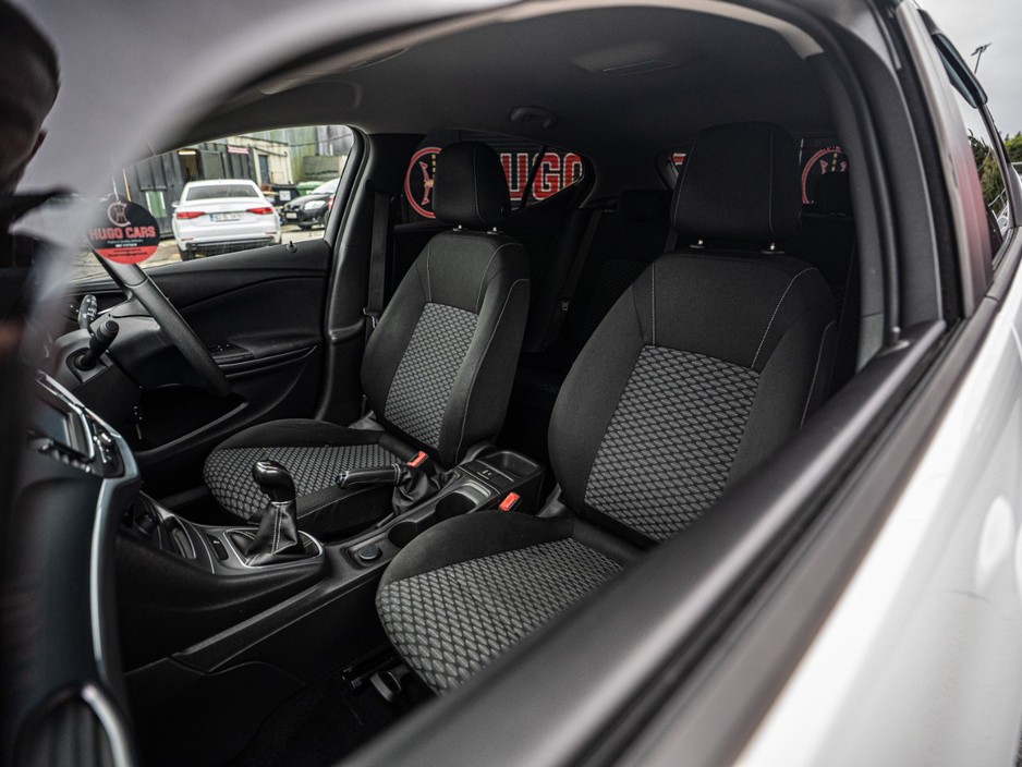 2016 Opel Astra - image 29