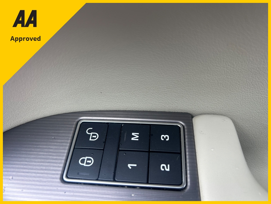 2017 Land Rover Range Rover Sport - image 14